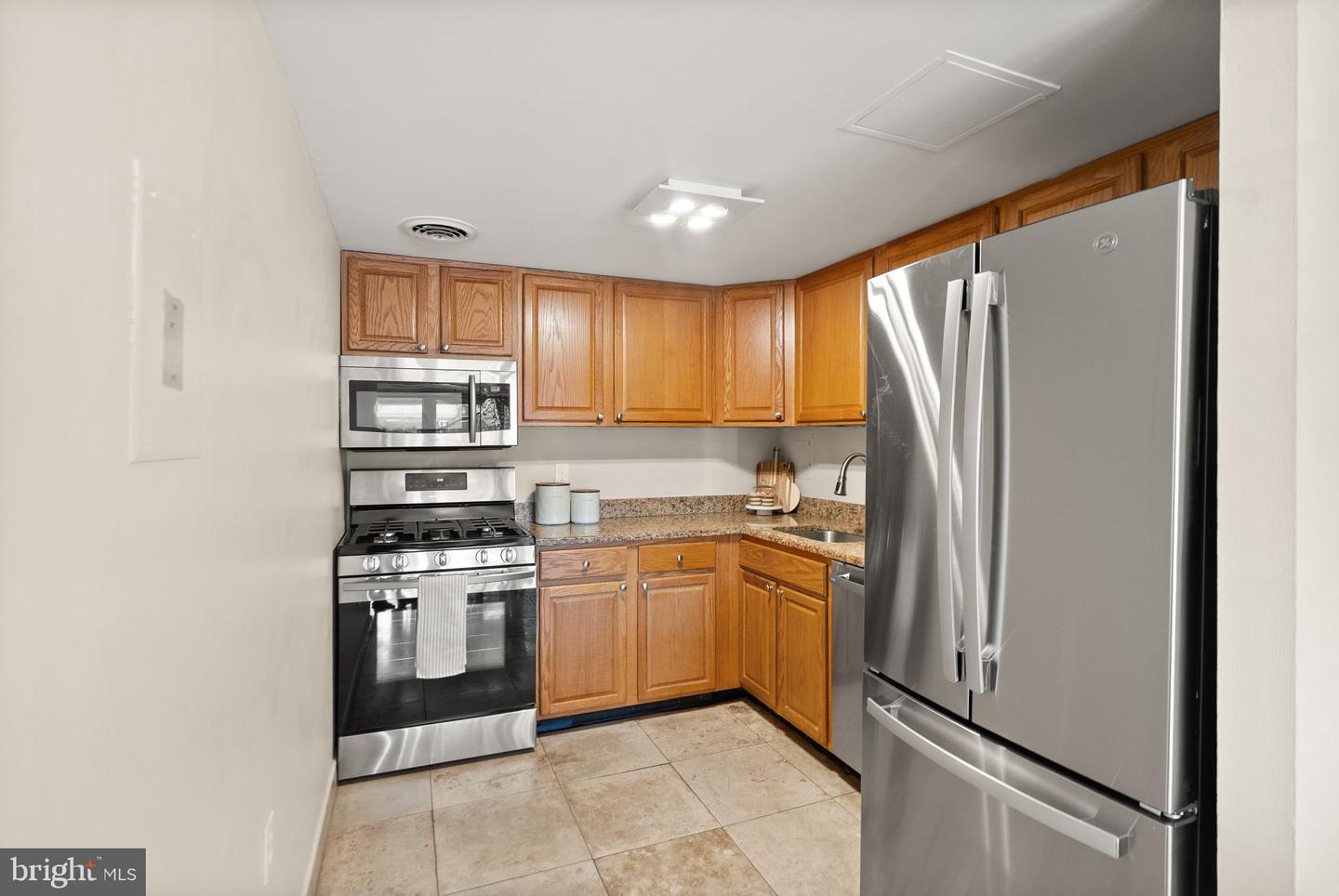 5250 VALLEY FORGE DR #108, ALEXANDRIA, Virginia 22304, 2 Bedrooms Bedrooms, ,2 BathroomsBathrooms,Residential,For sale,5250 VALLEY FORGE DR #108,VAAX2045672 MLS # VAAX2045672
