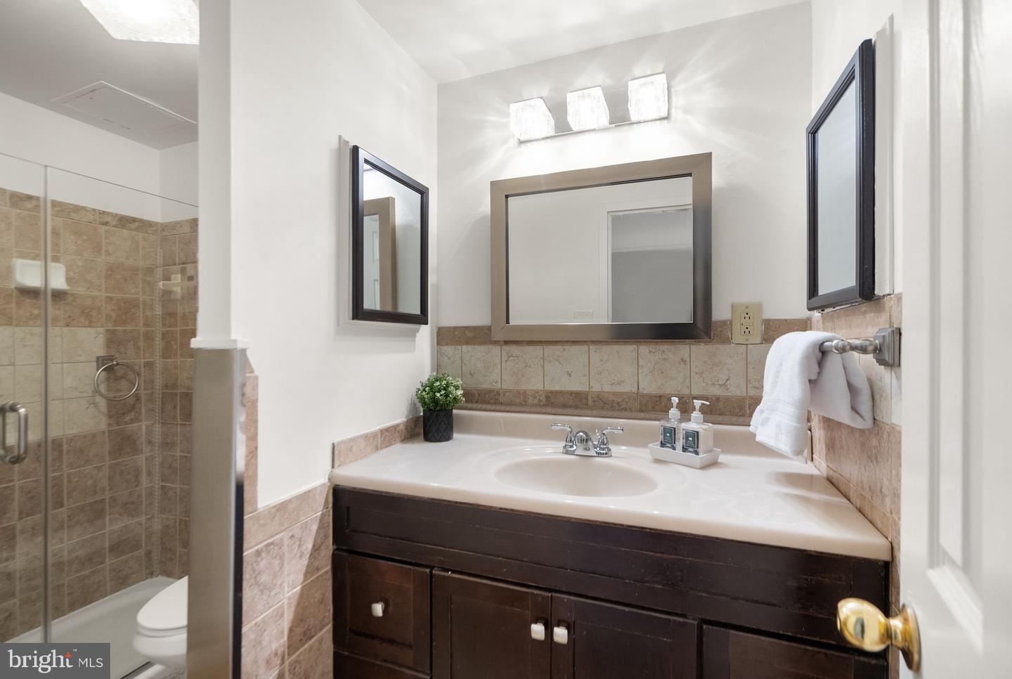 5250 VALLEY FORGE DR #108, ALEXANDRIA, Virginia 22304, 2 Bedrooms Bedrooms, ,2 BathroomsBathrooms,Residential,For sale,5250 VALLEY FORGE DR #108,VAAX2045672 MLS # VAAX2045672