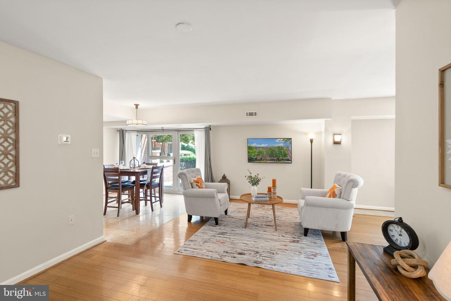 5250 VALLEY FORGE DR #108, ALEXANDRIA, Virginia 22304, 2 Bedrooms Bedrooms, ,2 BathroomsBathrooms,Residential,For sale,5250 VALLEY FORGE DR #108,VAAX2045672 MLS # VAAX2045672