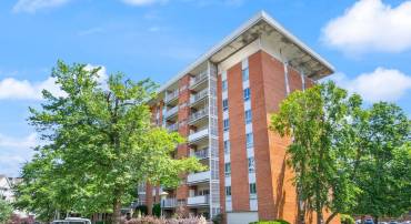 5250 VALLEY FORGE DR #108, ALEXANDRIA, Virginia 22304, 2 Bedrooms Bedrooms, ,2 BathroomsBathrooms,Residential,For sale,5250 VALLEY FORGE DR #108,VAAX2045672 MLS # VAAX2045672