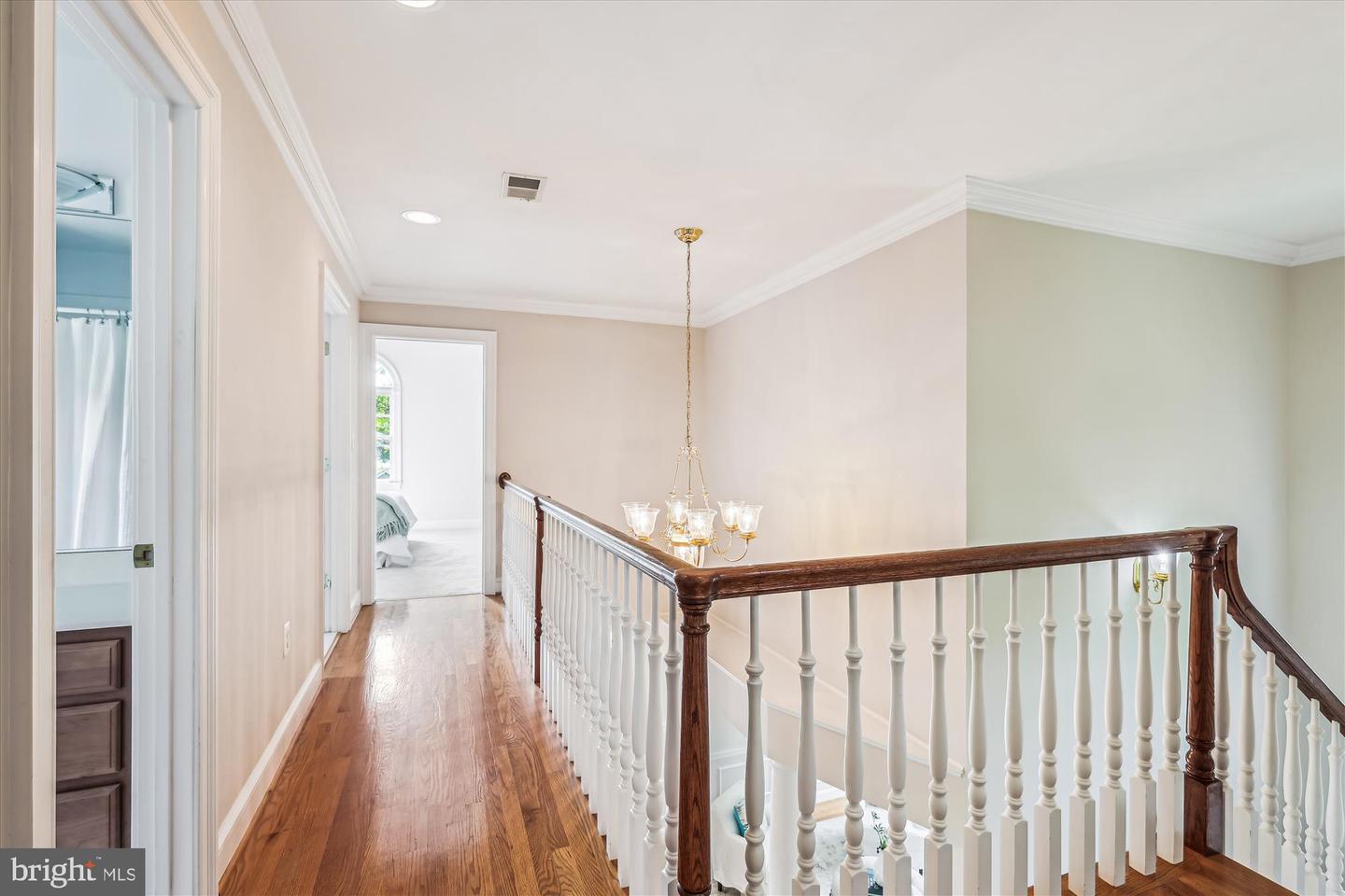 2227 N ALBEMARLE ST, ARLINGTON, Virginia 22207, 4 Bedrooms Bedrooms, ,3 BathroomsBathrooms,Residential,For sale,2227 N ALBEMARLE ST,VAAR2058136 MLS # VAAR2058136