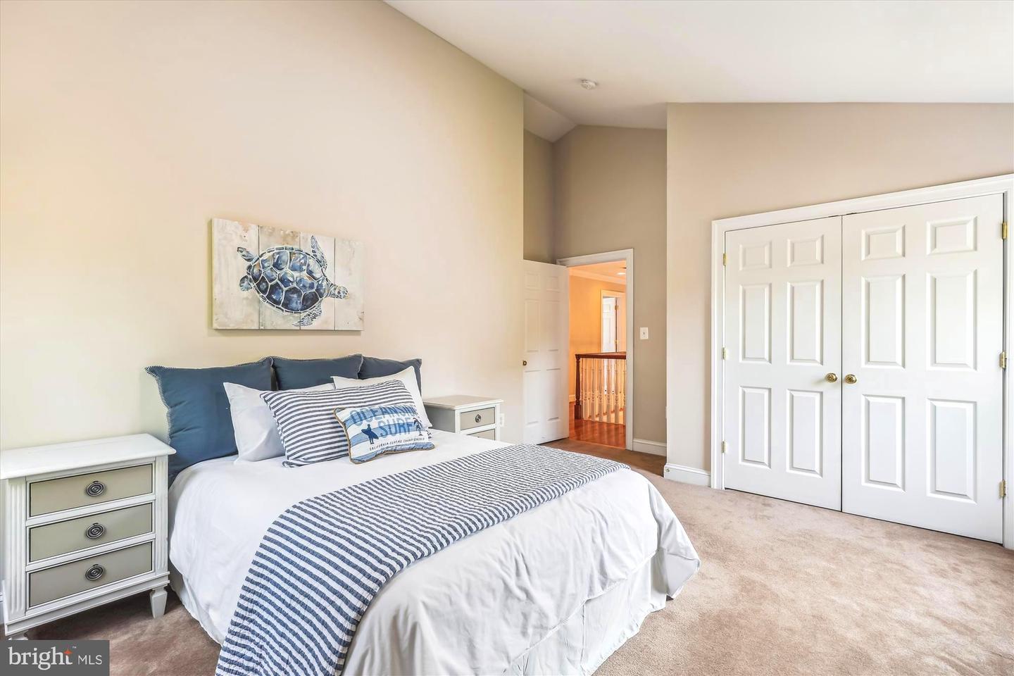 2227 N ALBEMARLE ST, ARLINGTON, Virginia 22207, 4 Bedrooms Bedrooms, ,3 BathroomsBathrooms,Residential,For sale,2227 N ALBEMARLE ST,VAAR2058136 MLS # VAAR2058136