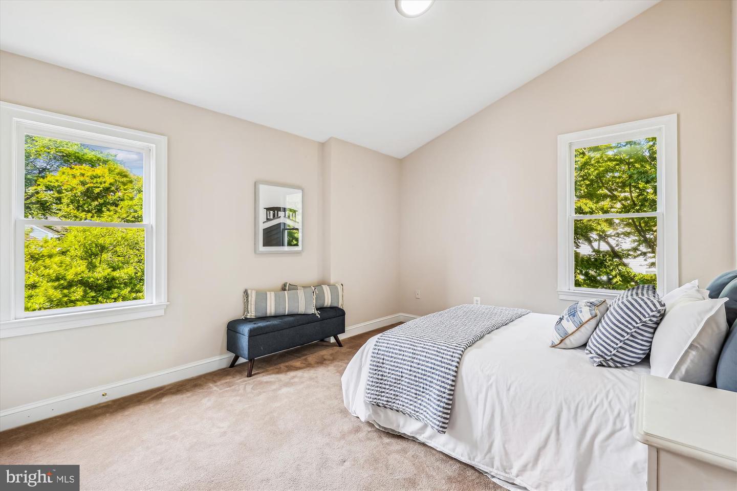 2227 N ALBEMARLE ST, ARLINGTON, Virginia 22207, 4 Bedrooms Bedrooms, ,3 BathroomsBathrooms,Residential,For sale,2227 N ALBEMARLE ST,VAAR2058136 MLS # VAAR2058136