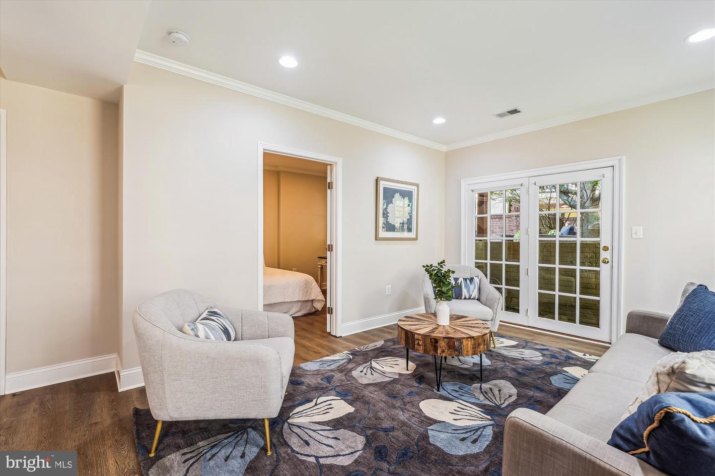 2227 N ALBEMARLE ST, ARLINGTON, Virginia 22207, 4 Bedrooms Bedrooms, ,3 BathroomsBathrooms,Residential,For sale,2227 N ALBEMARLE ST,VAAR2058136 MLS # VAAR2058136