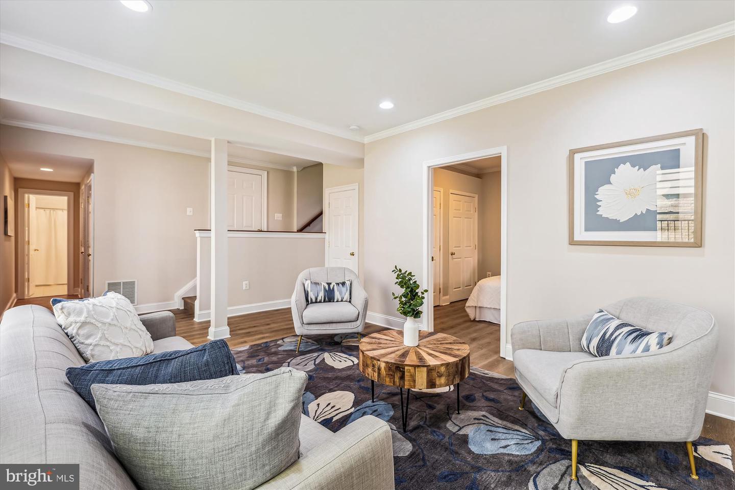 2227 N ALBEMARLE ST, ARLINGTON, Virginia 22207, 4 Bedrooms Bedrooms, ,3 BathroomsBathrooms,Residential,For sale,2227 N ALBEMARLE ST,VAAR2058136 MLS # VAAR2058136