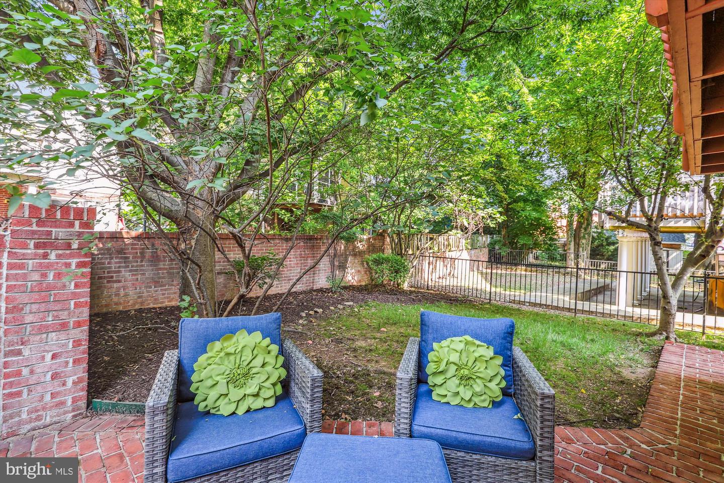 2227 N ALBEMARLE ST, ARLINGTON, Virginia 22207, 4 Bedrooms Bedrooms, ,3 BathroomsBathrooms,Residential,For sale,2227 N ALBEMARLE ST,VAAR2058136 MLS # VAAR2058136