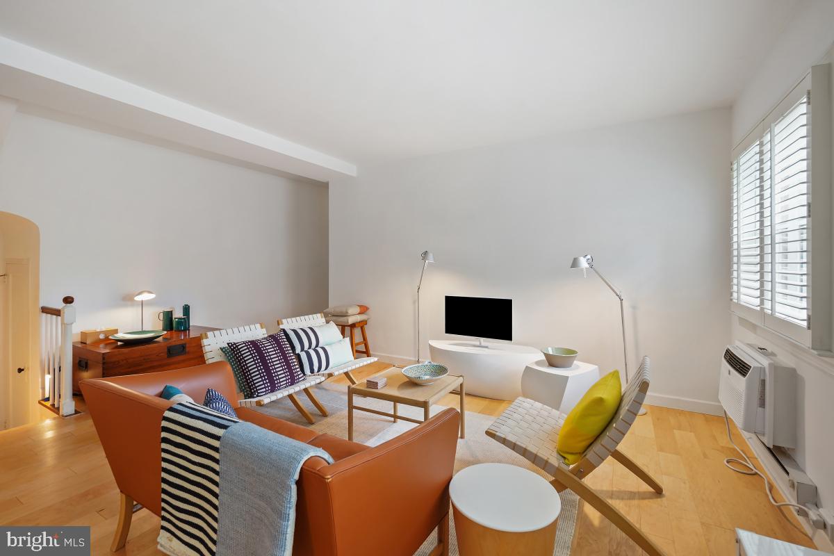 3503 MARTHA CUSTIS DR, ALEXANDRIA, Virginia 22302, 1 Bedroom Bedrooms, ,1 BathroomBathrooms,Residential,For sale,3503 MARTHA CUSTIS DR,VAAX2045698 MLS # VAAX2045698