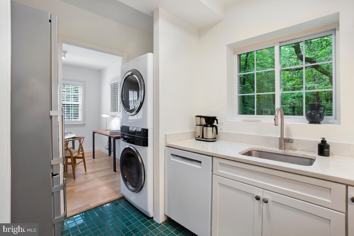 3503 MARTHA CUSTIS DR, ALEXANDRIA, Virginia 22302, 1 Bedroom Bedrooms, ,1 BathroomBathrooms,Residential,For sale,3503 MARTHA CUSTIS DR,VAAX2045698 MLS # VAAX2045698
