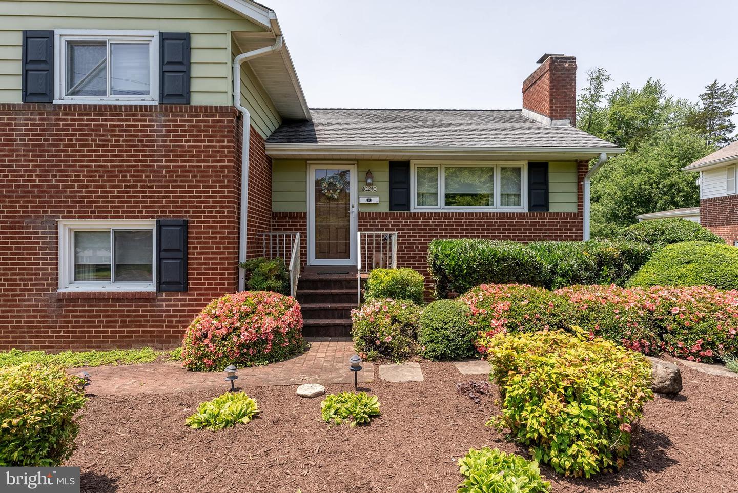 10240 DALE DR, FAIRFAX, Virginia 22030, 3 Bedrooms Bedrooms, ,2 BathroomsBathrooms,Residential,For sale,10240 DALE DR,VAFC2006382 MLS # VAFC2006382