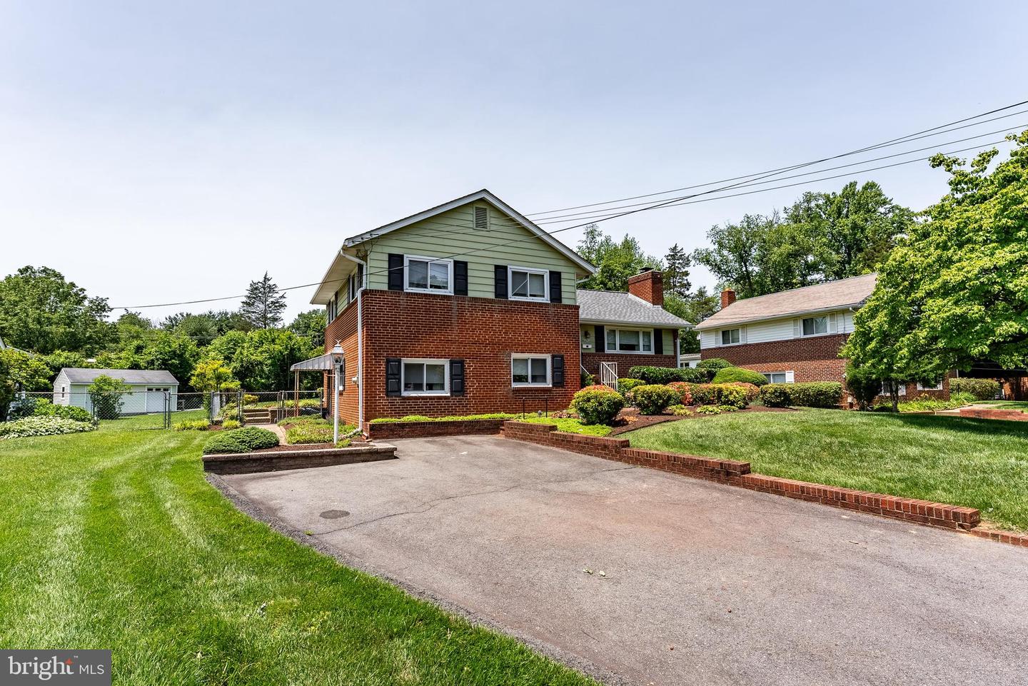 10240 DALE DR, FAIRFAX, Virginia 22030, 3 Bedrooms Bedrooms, ,2 BathroomsBathrooms,Residential,For sale,10240 DALE DR,VAFC2006382 MLS # VAFC2006382