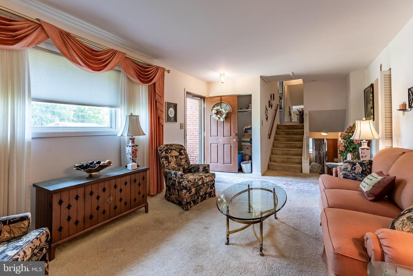 10240 DALE DR, FAIRFAX, Virginia 22030, 3 Bedrooms Bedrooms, ,2 BathroomsBathrooms,Residential,For sale,10240 DALE DR,VAFC2006382 MLS # VAFC2006382