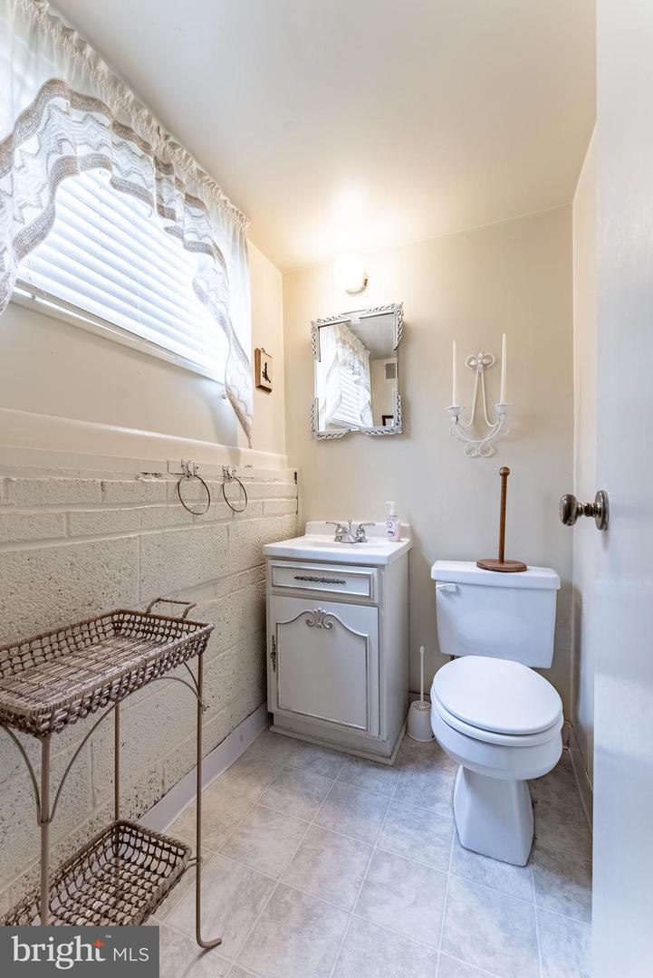 10240 DALE DR, FAIRFAX, Virginia 22030, 3 Bedrooms Bedrooms, ,2 BathroomsBathrooms,Residential,For sale,10240 DALE DR,VAFC2006382 MLS # VAFC2006382
