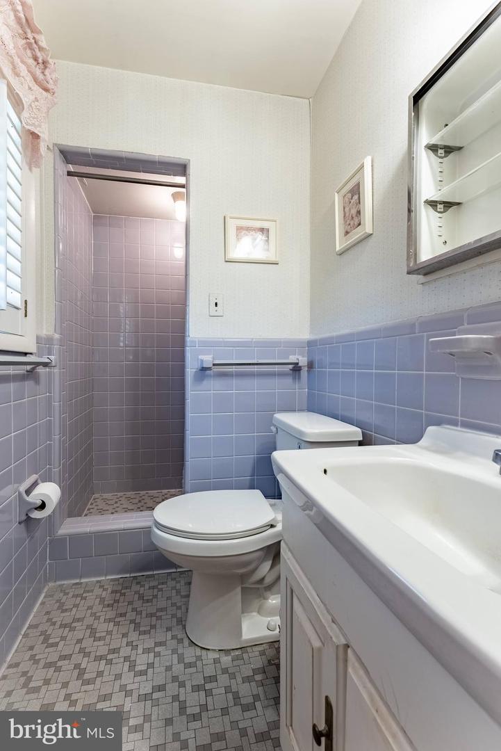 10240 DALE DR, FAIRFAX, Virginia 22030, 3 Bedrooms Bedrooms, ,2 BathroomsBathrooms,Residential,For sale,10240 DALE DR,VAFC2006382 MLS # VAFC2006382