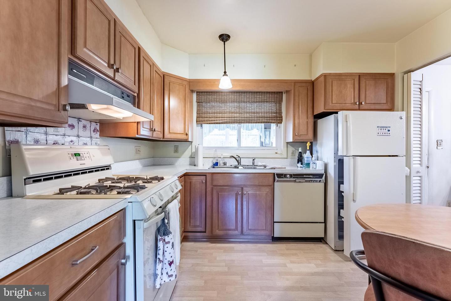 10240 DALE DR, FAIRFAX, Virginia 22030, 3 Bedrooms Bedrooms, ,2 BathroomsBathrooms,Residential,For sale,10240 DALE DR,VAFC2006382 MLS # VAFC2006382