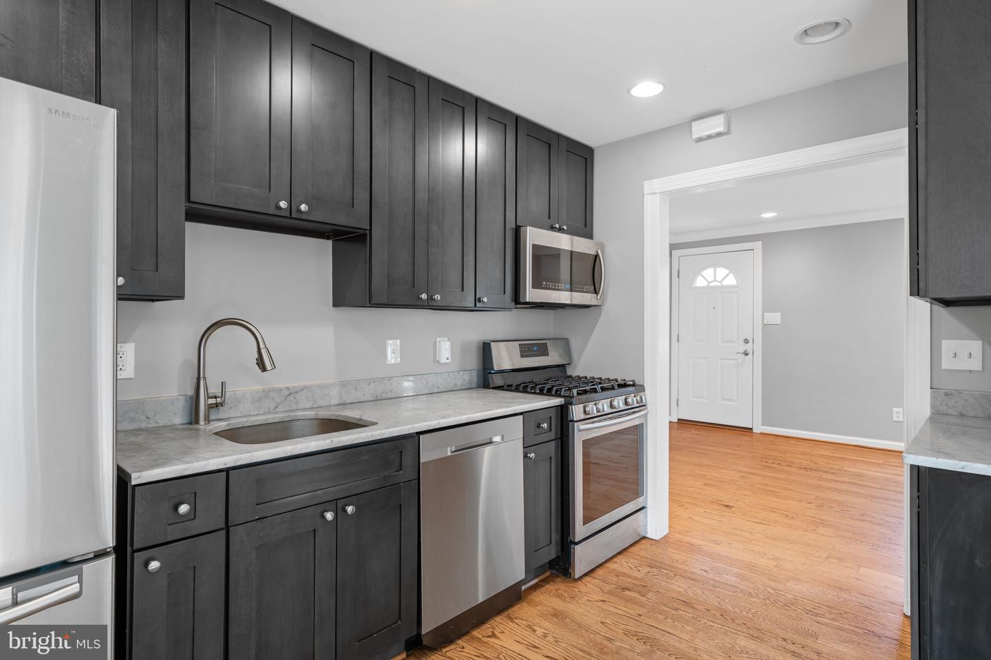 1804 S NELSON ST, ARLINGTON, Virginia 22204, 2 Bedrooms Bedrooms, ,2 BathroomsBathrooms,Residential,For sale,1804 S NELSON ST,VAAR2058228 MLS # VAAR2058228
