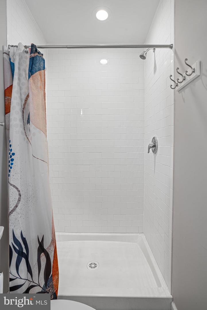 1804 S NELSON ST, ARLINGTON, Virginia 22204, 2 Bedrooms Bedrooms, ,2 BathroomsBathrooms,Residential,For sale,1804 S NELSON ST,VAAR2058228 MLS # VAAR2058228