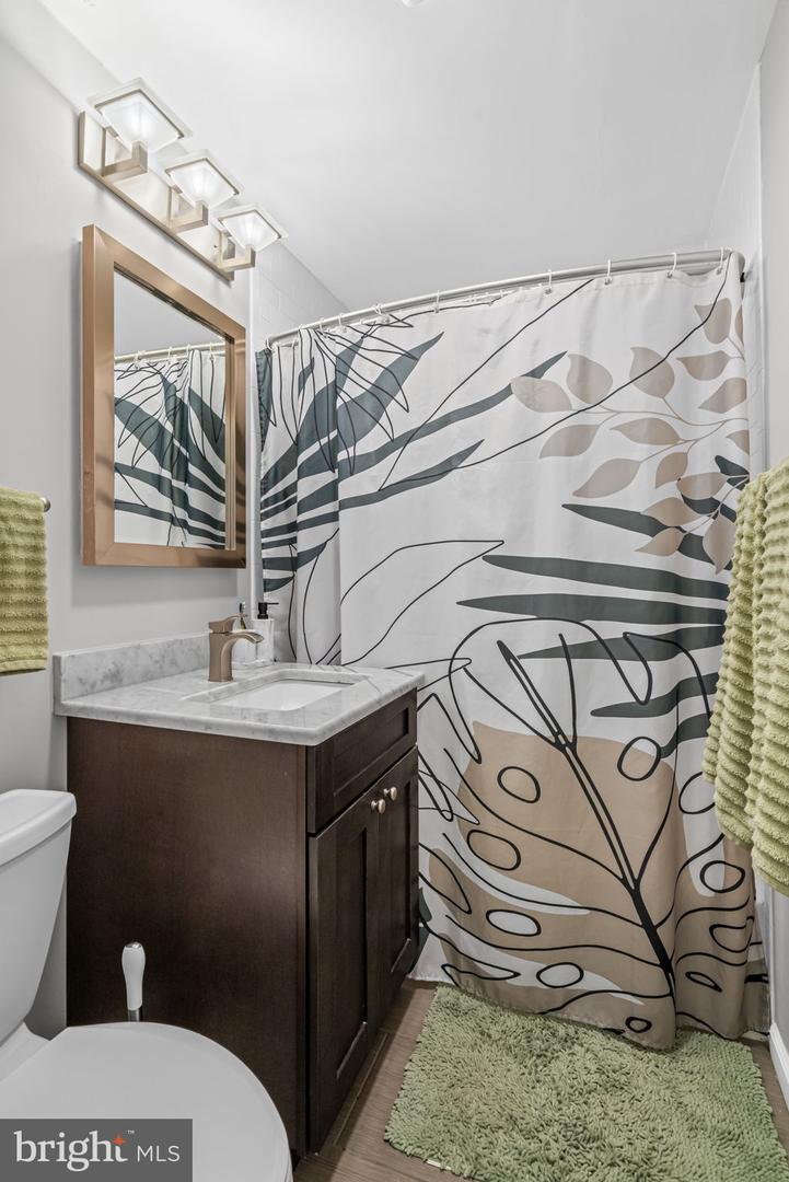 1804 S NELSON ST, ARLINGTON, Virginia 22204, 2 Bedrooms Bedrooms, ,2 BathroomsBathrooms,Residential,For sale,1804 S NELSON ST,VAAR2058228 MLS # VAAR2058228