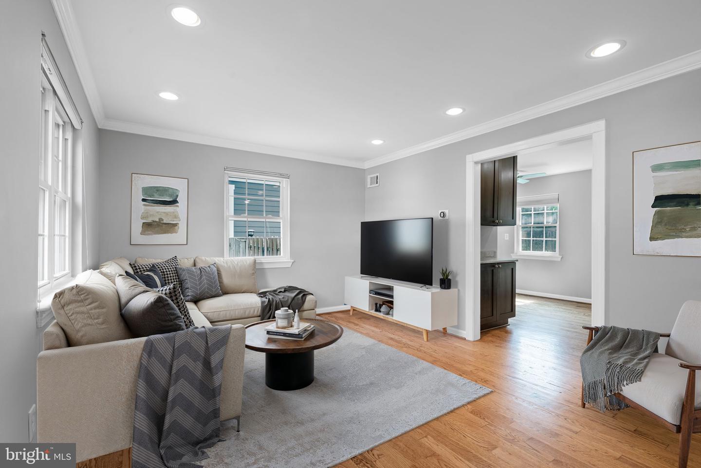 1804 S NELSON ST, ARLINGTON, Virginia 22204, 2 Bedrooms Bedrooms, ,2 BathroomsBathrooms,Residential,For sale,1804 S NELSON ST,VAAR2058228 MLS # VAAR2058228
