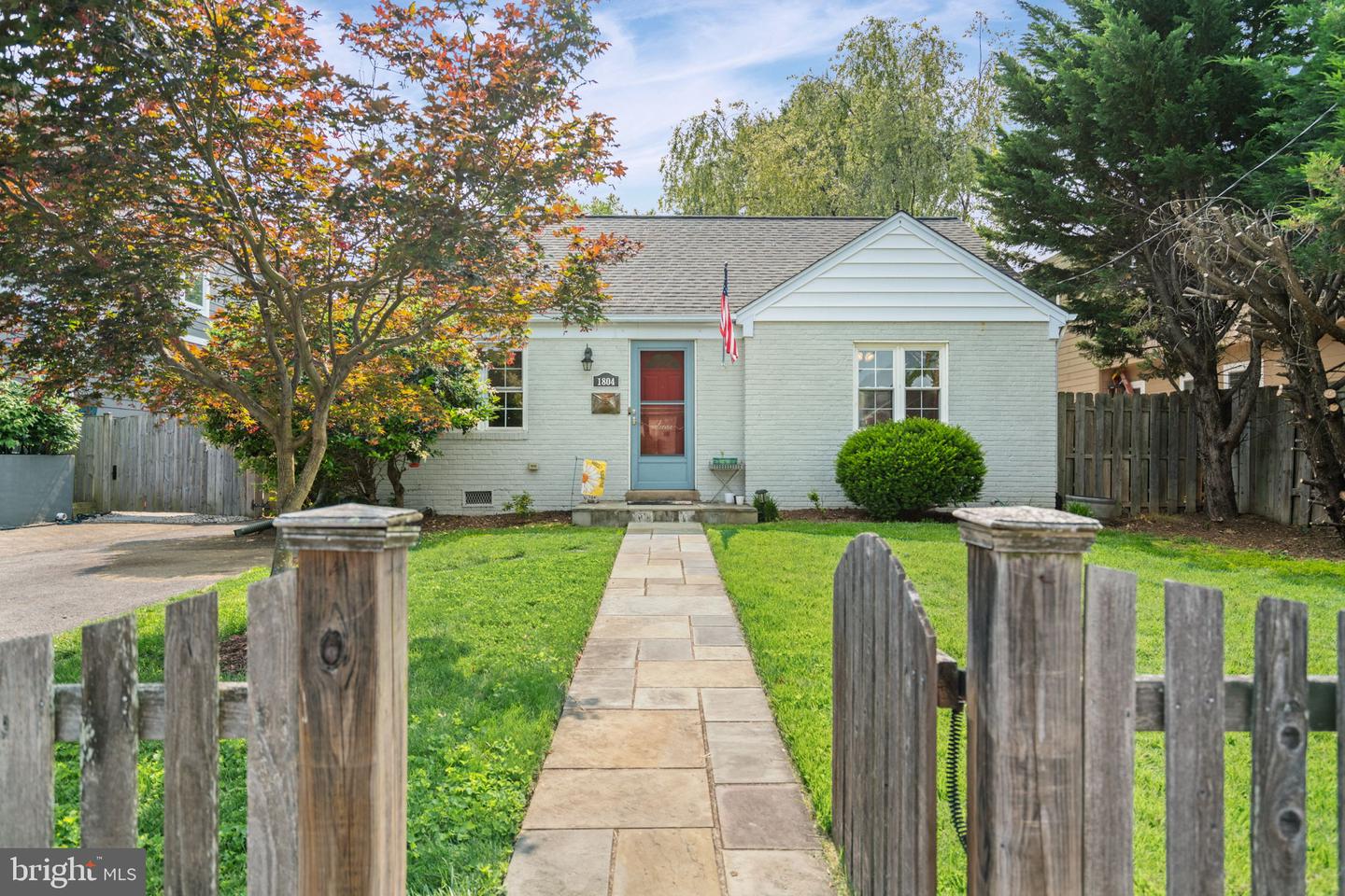 1804 S NELSON ST, ARLINGTON, Virginia 22204, 2 Bedrooms Bedrooms, ,2 BathroomsBathrooms,Residential,For sale,1804 S NELSON ST,VAAR2058228 MLS # VAAR2058228