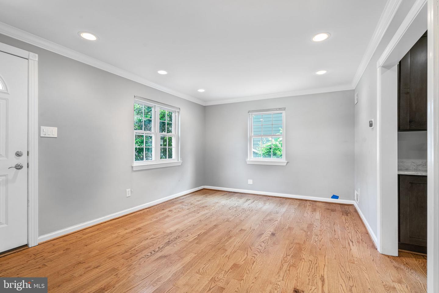 1804 S NELSON ST, ARLINGTON, Virginia 22204, 2 Bedrooms Bedrooms, ,2 BathroomsBathrooms,Residential,For sale,1804 S NELSON ST,VAAR2058228 MLS # VAAR2058228