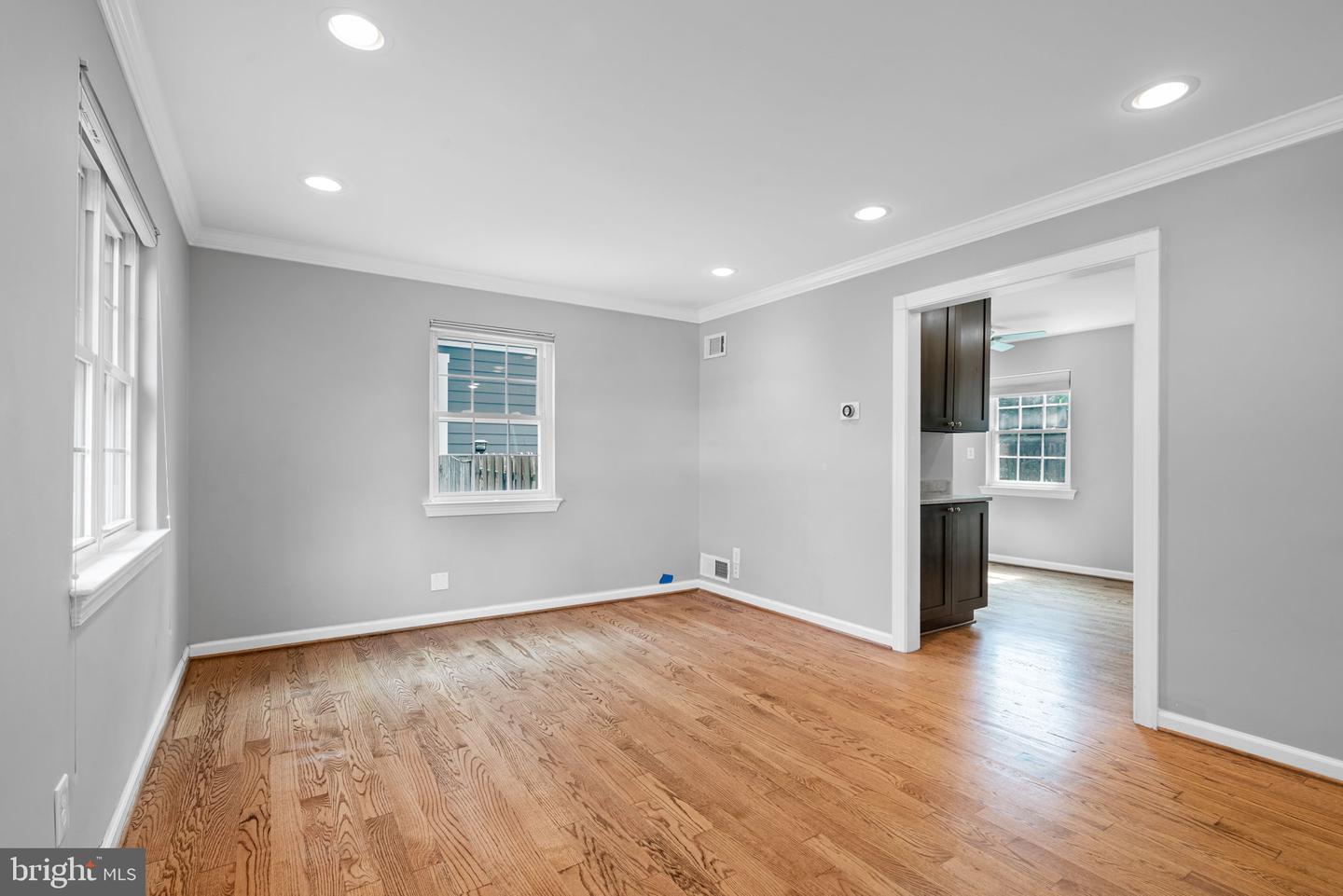 1804 S NELSON ST, ARLINGTON, Virginia 22204, 2 Bedrooms Bedrooms, ,2 BathroomsBathrooms,Residential,For sale,1804 S NELSON ST,VAAR2058228 MLS # VAAR2058228