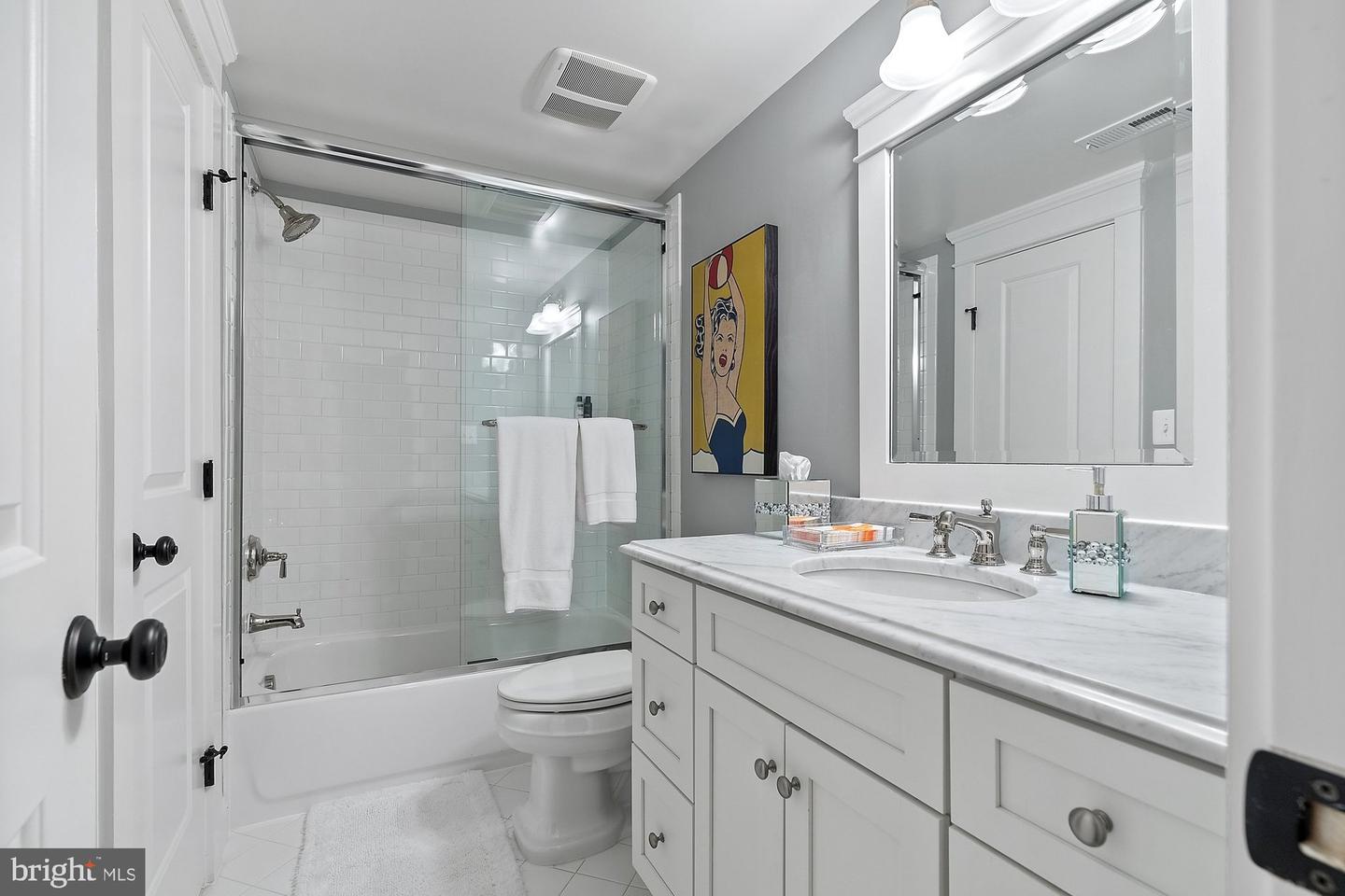 900 PARK ST SE, VIENNA, Virginia 22180, 5 Bedrooms Bedrooms, ,5 BathroomsBathrooms,Residential,For sale,900 PARK ST SE,VAFX2243076 MLS # VAFX2243076