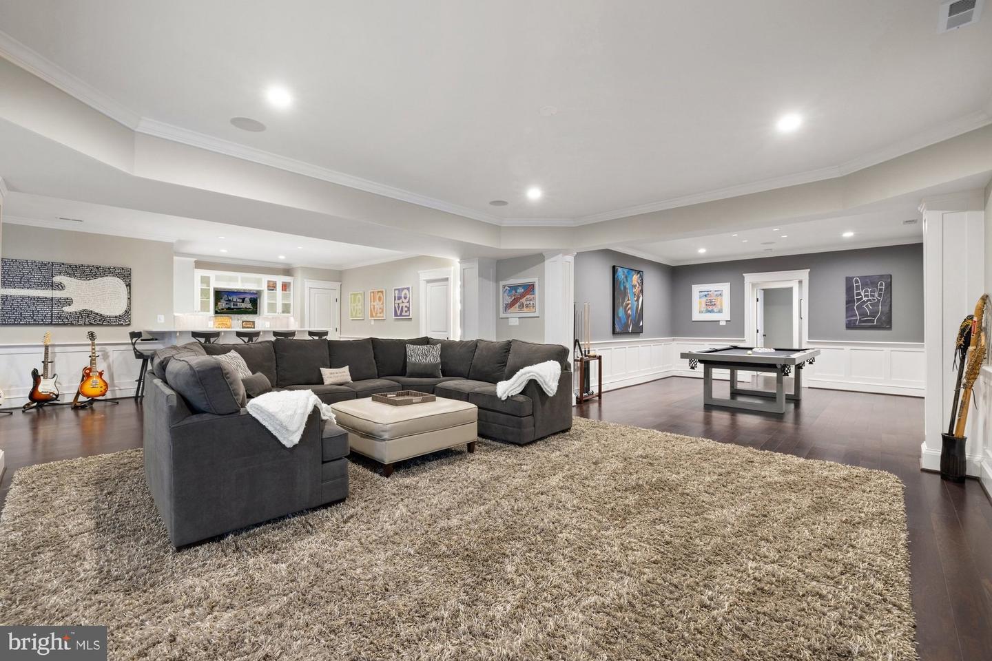 900 PARK ST SE, VIENNA, Virginia 22180, 5 Bedrooms Bedrooms, ,5 BathroomsBathrooms,Residential,For sale,900 PARK ST SE,VAFX2243076 MLS # VAFX2243076