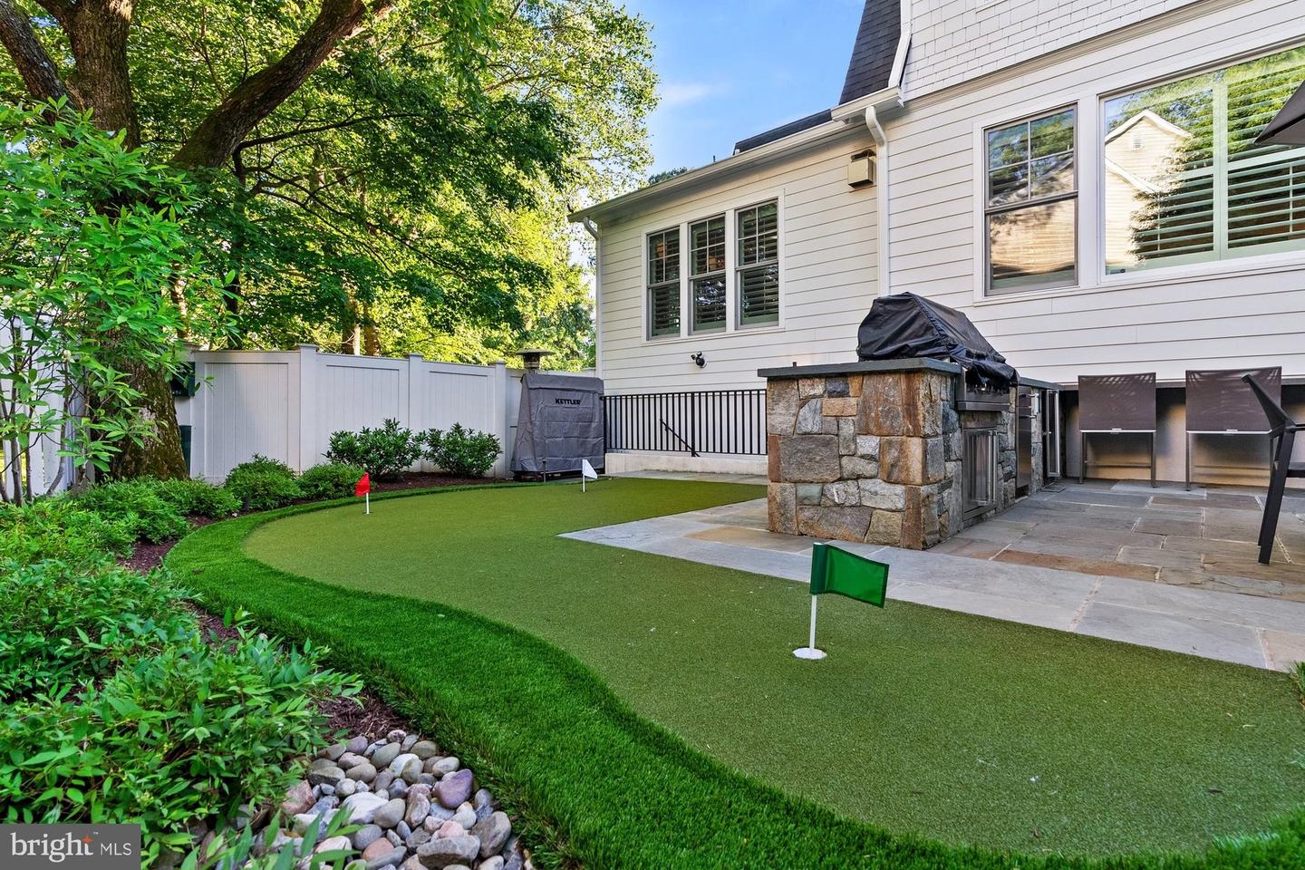 900 PARK ST SE, VIENNA, Virginia 22180, 5 Bedrooms Bedrooms, ,5 BathroomsBathrooms,Residential,For sale,900 PARK ST SE,VAFX2243076 MLS # VAFX2243076