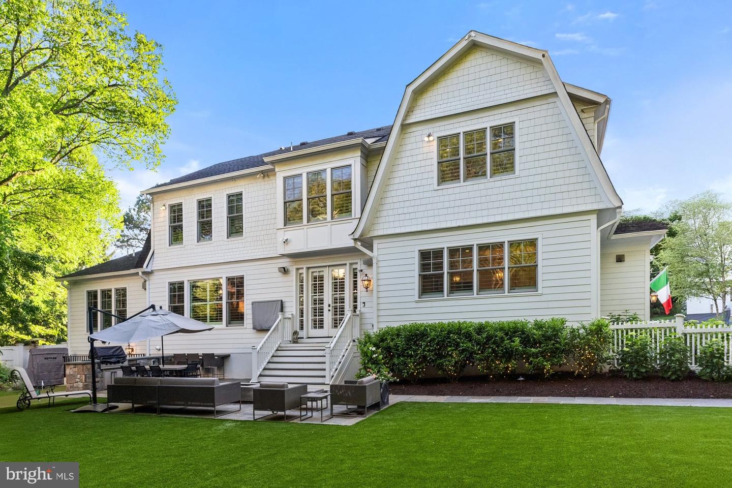 900 PARK ST SE, VIENNA, Virginia 22180, 5 Bedrooms Bedrooms, ,5 BathroomsBathrooms,Residential,For sale,900 PARK ST SE,VAFX2243076 MLS # VAFX2243076