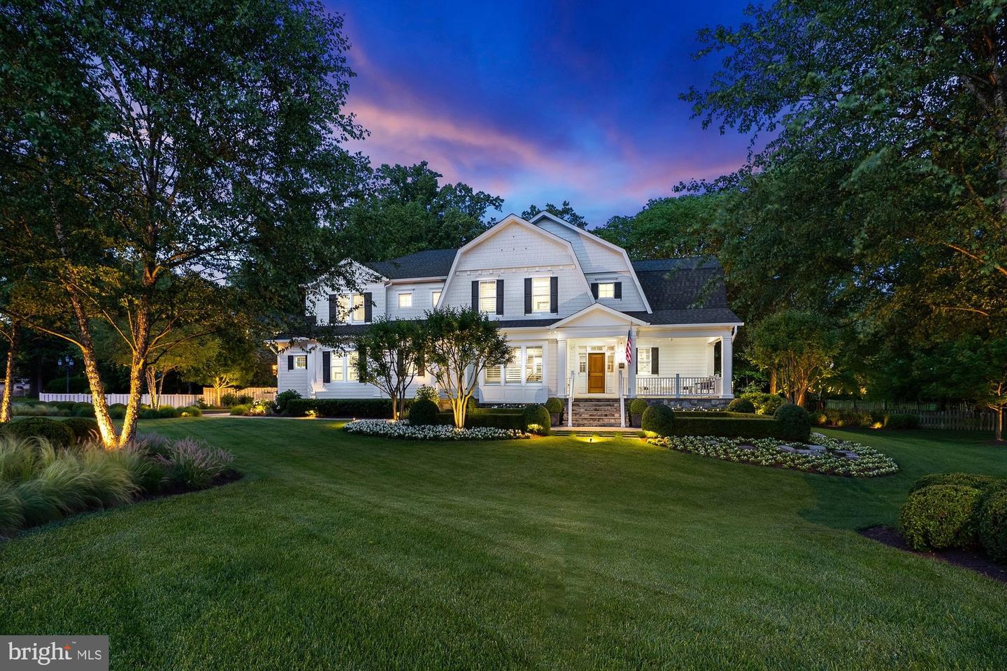 900 PARK ST SE, VIENNA, Virginia 22180, 5 Bedrooms Bedrooms, ,5 BathroomsBathrooms,Residential,For sale,900 PARK ST SE,VAFX2243076 MLS # VAFX2243076
