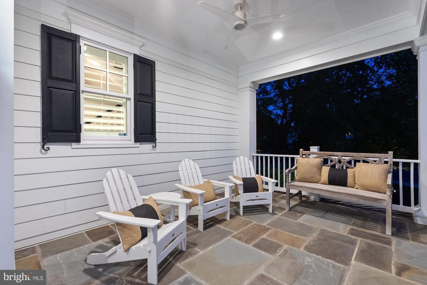 900 PARK ST SE, VIENNA, Virginia 22180, 5 Bedrooms Bedrooms, ,5 BathroomsBathrooms,Residential,For sale,900 PARK ST SE,VAFX2243076 MLS # VAFX2243076