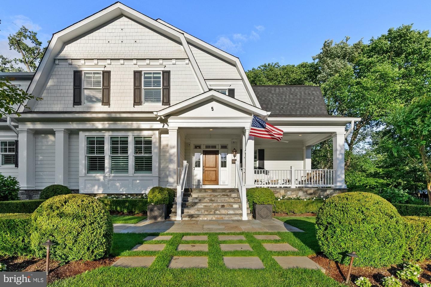 900 PARK ST SE, VIENNA, Virginia 22180, 5 Bedrooms Bedrooms, ,5 BathroomsBathrooms,Residential,For sale,900 PARK ST SE,VAFX2243076 MLS # VAFX2243076
