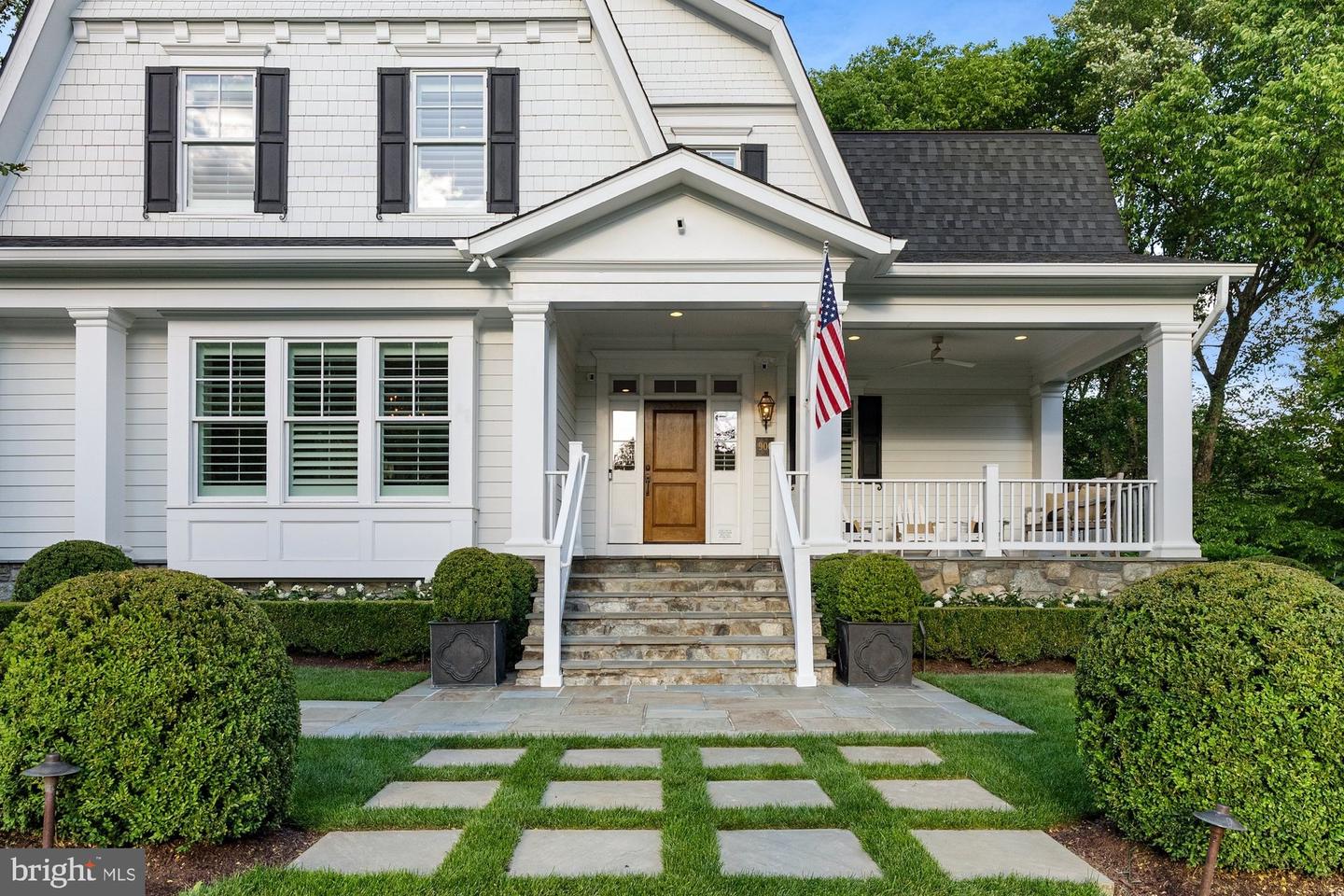 900 PARK ST SE, VIENNA, Virginia 22180, 5 Bedrooms Bedrooms, ,5 BathroomsBathrooms,Residential,For sale,900 PARK ST SE,VAFX2243076 MLS # VAFX2243076