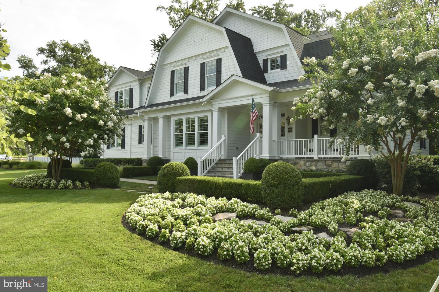 900 PARK ST SE, VIENNA, Virginia 22180, 5 Bedrooms Bedrooms, ,5 BathroomsBathrooms,Residential,For sale,900 PARK ST SE,VAFX2243076 MLS # VAFX2243076