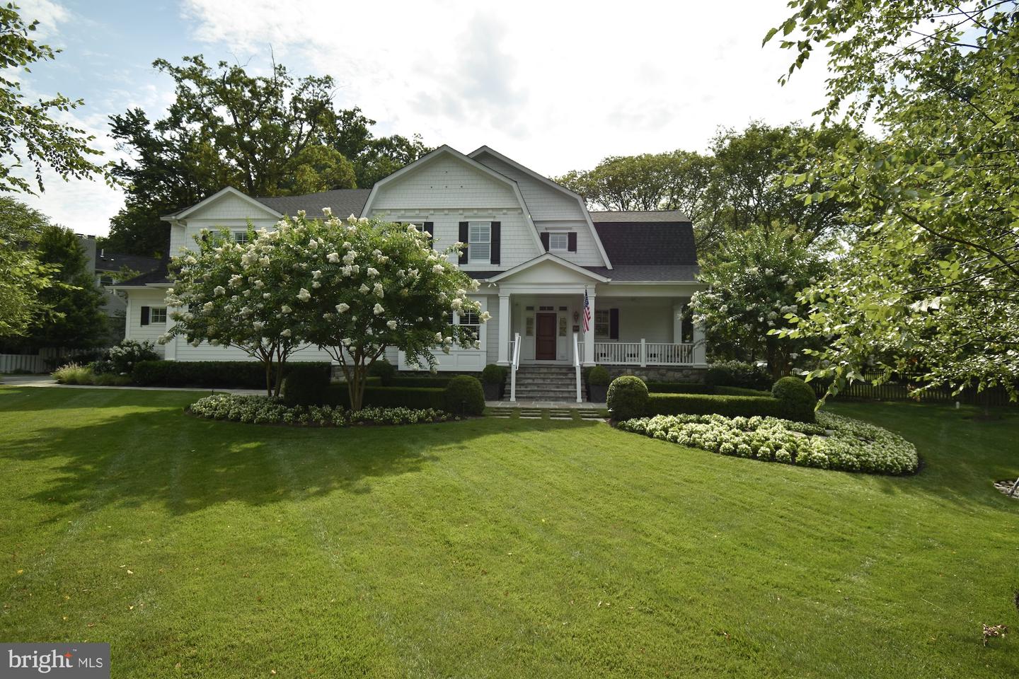 900 PARK ST SE, VIENNA, Virginia 22180, 5 Bedrooms Bedrooms, ,5 BathroomsBathrooms,Residential,For sale,900 PARK ST SE,VAFX2243076 MLS # VAFX2243076