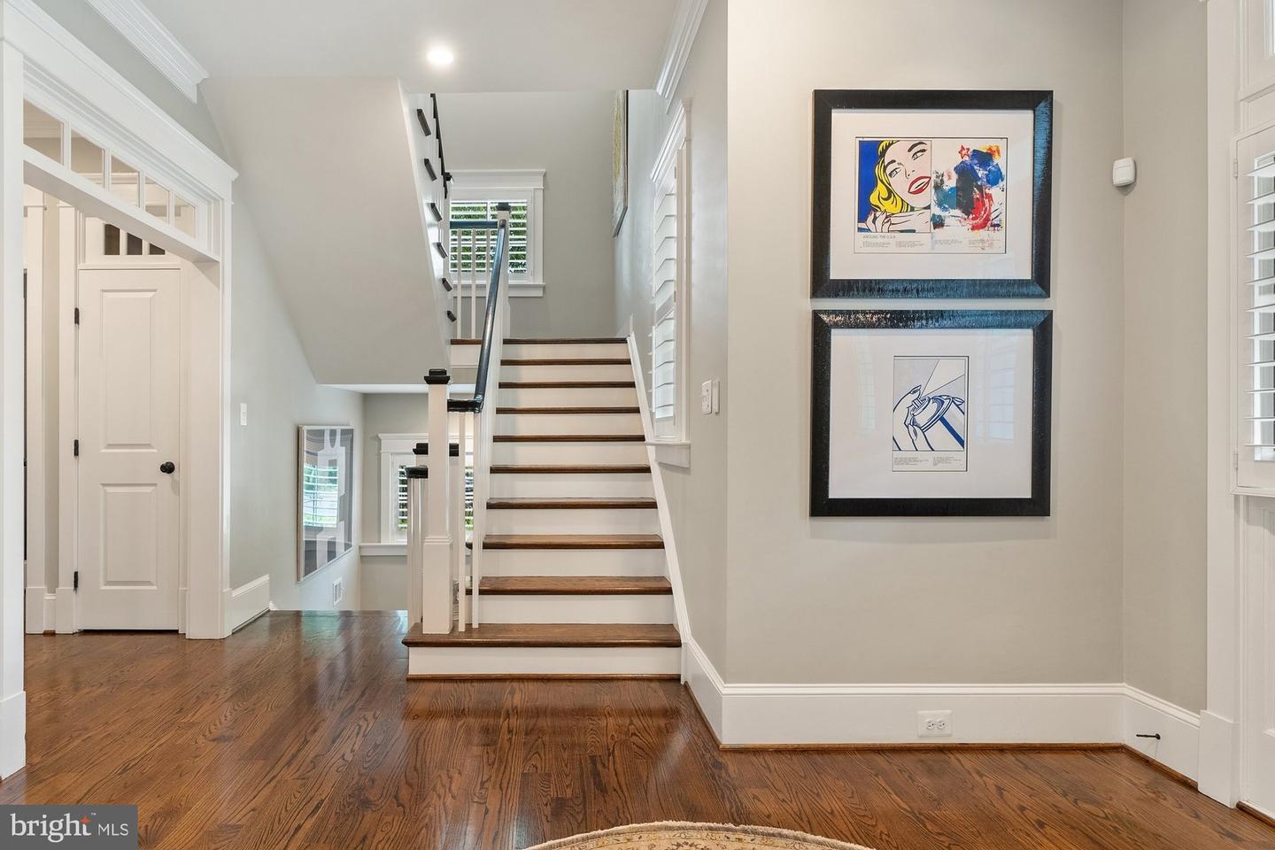 900 PARK ST SE, VIENNA, Virginia 22180, 5 Bedrooms Bedrooms, ,5 BathroomsBathrooms,Residential,For sale,900 PARK ST SE,VAFX2243076 MLS # VAFX2243076