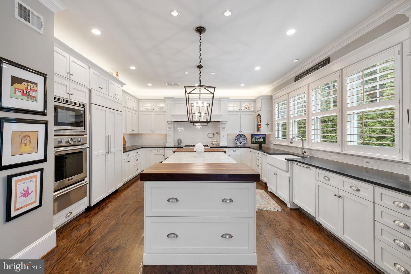 900 PARK ST SE, VIENNA, Virginia 22180, 5 Bedrooms Bedrooms, ,5 BathroomsBathrooms,Residential,For sale,900 PARK ST SE,VAFX2243076 MLS # VAFX2243076