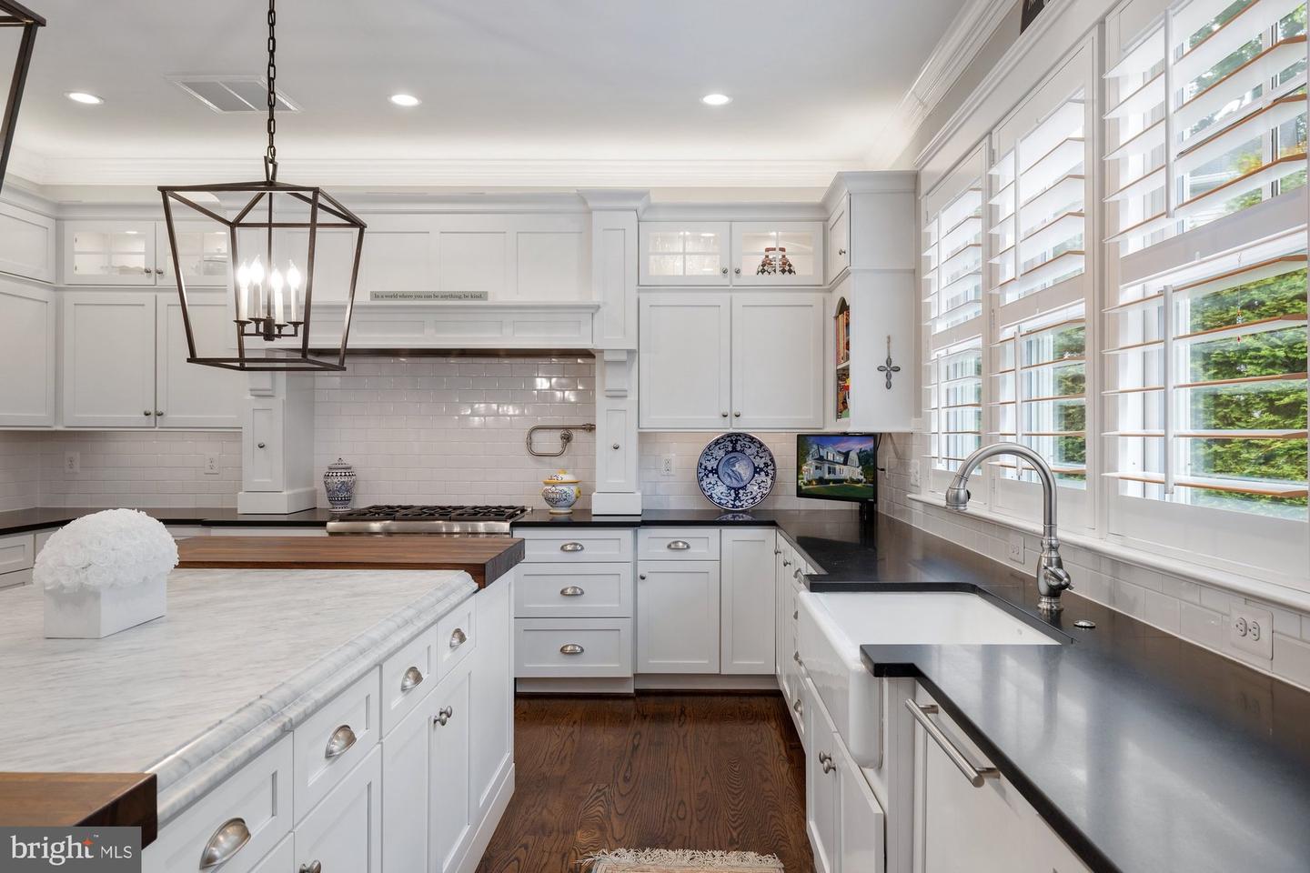 900 PARK ST SE, VIENNA, Virginia 22180, 5 Bedrooms Bedrooms, ,5 BathroomsBathrooms,Residential,For sale,900 PARK ST SE,VAFX2243076 MLS # VAFX2243076