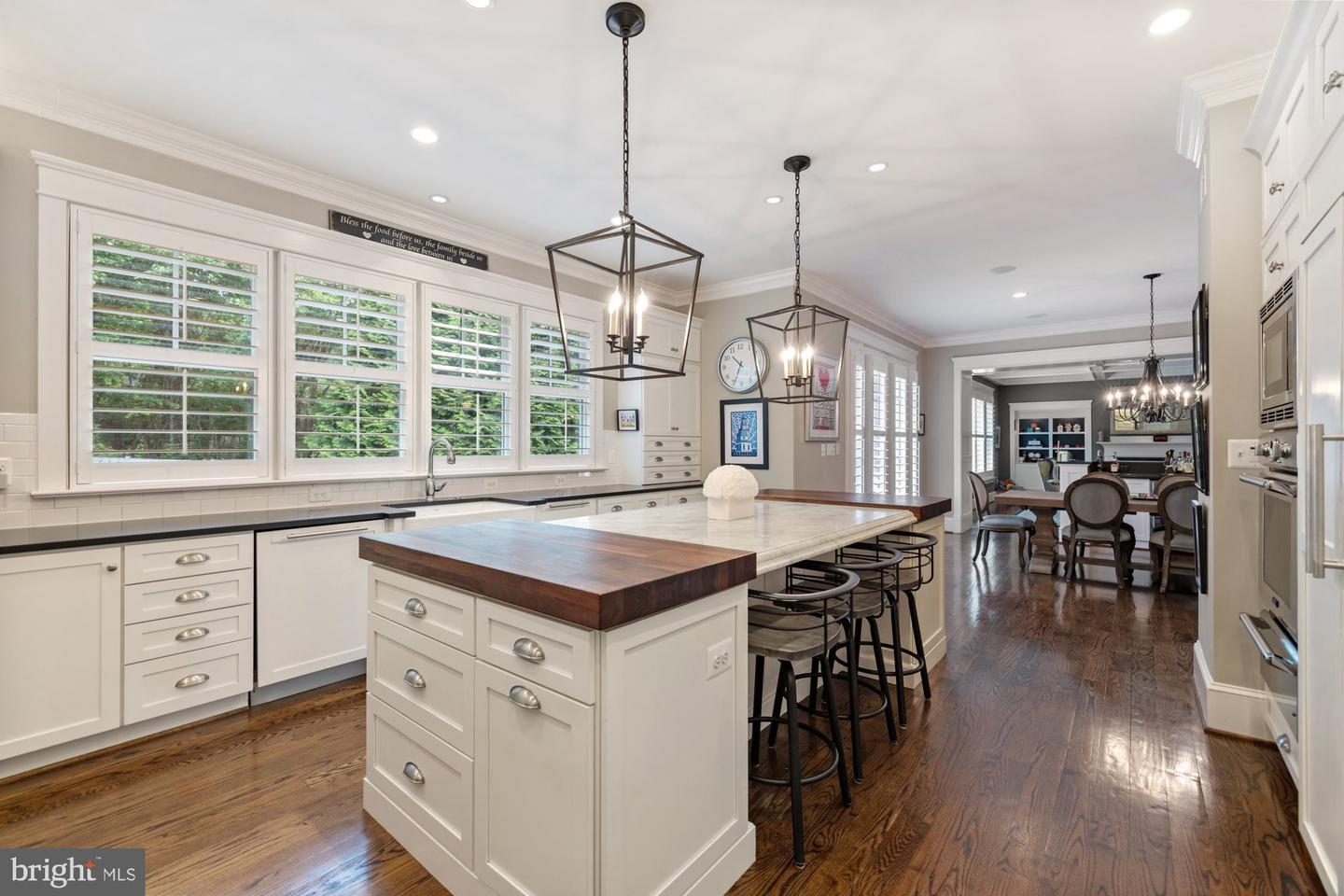 900 PARK ST SE, VIENNA, Virginia 22180, 5 Bedrooms Bedrooms, ,5 BathroomsBathrooms,Residential,For sale,900 PARK ST SE,VAFX2243076 MLS # VAFX2243076