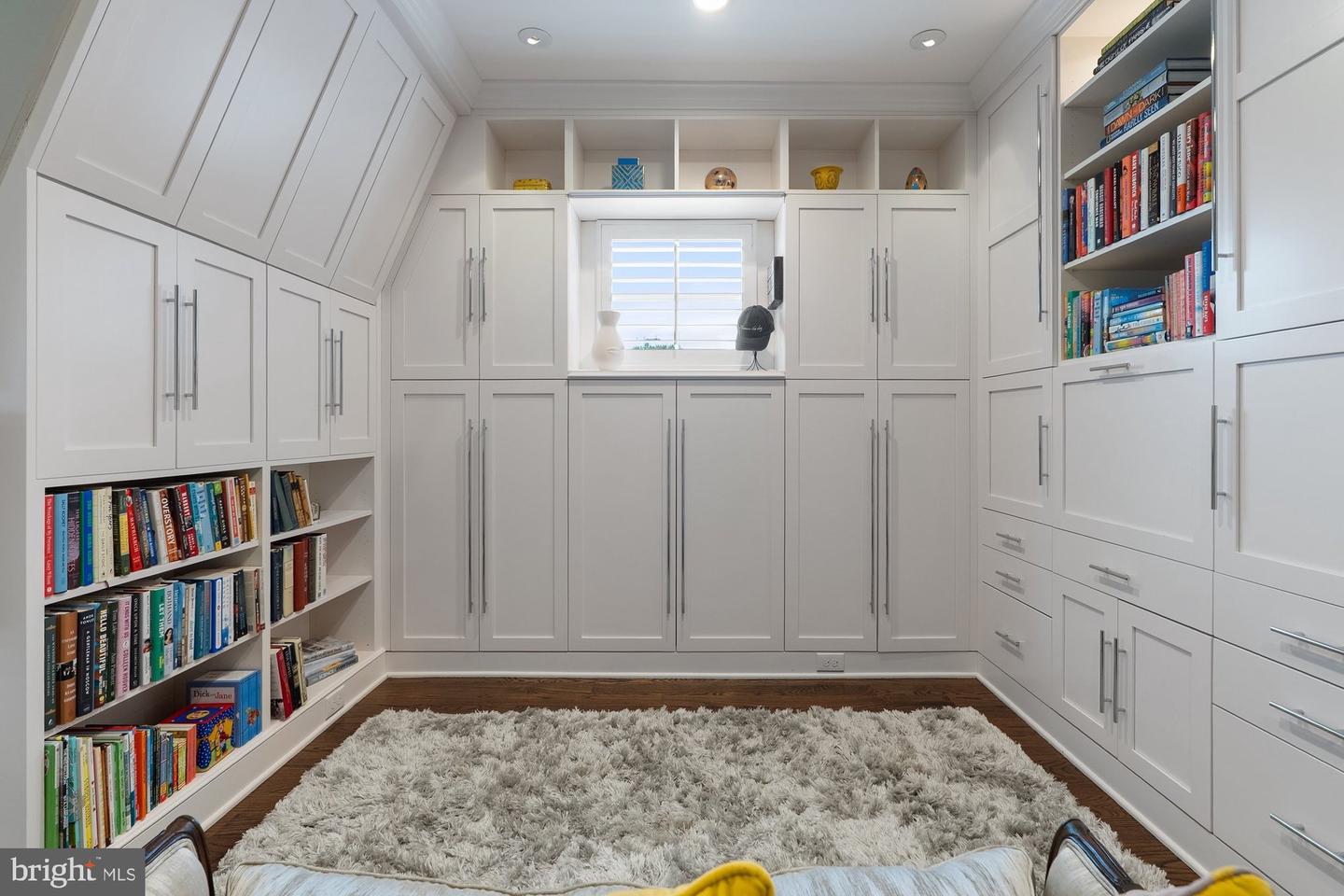 900 PARK ST SE, VIENNA, Virginia 22180, 5 Bedrooms Bedrooms, ,5 BathroomsBathrooms,Residential,For sale,900 PARK ST SE,VAFX2243076 MLS # VAFX2243076