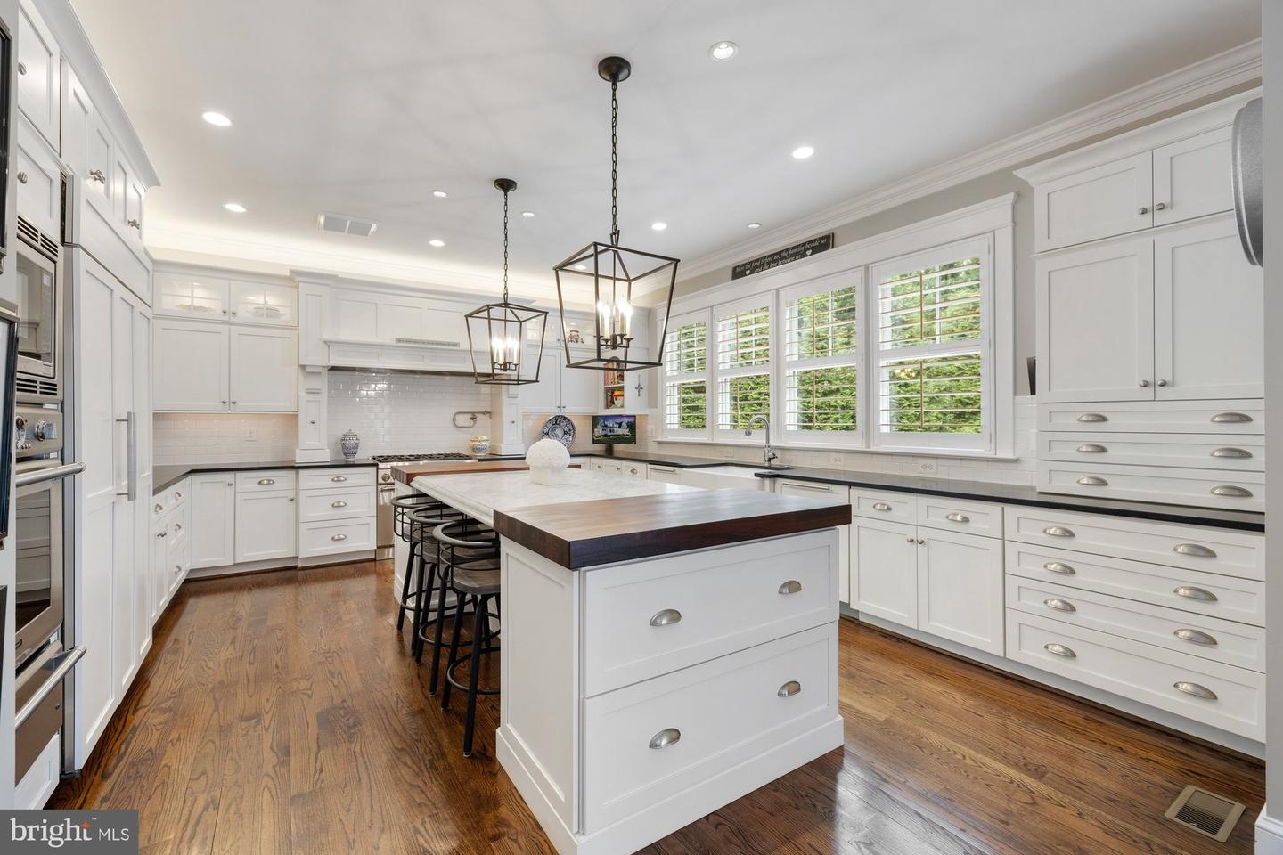 900 PARK ST SE, VIENNA, Virginia 22180, 5 Bedrooms Bedrooms, ,5 BathroomsBathrooms,Residential,For sale,900 PARK ST SE,VAFX2243076 MLS # VAFX2243076