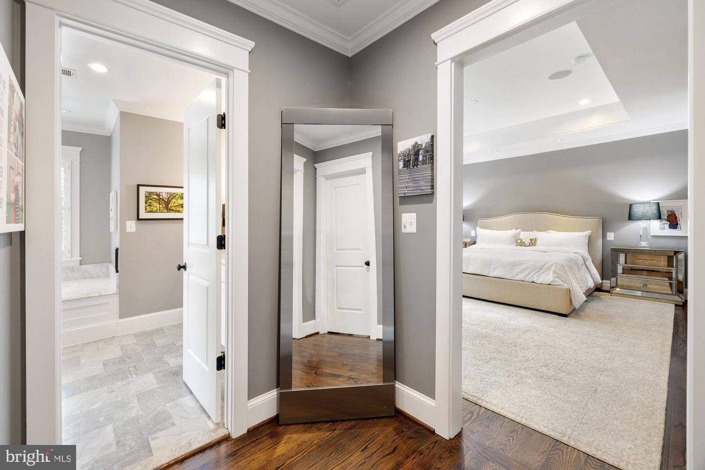900 PARK ST SE, VIENNA, Virginia 22180, 5 Bedrooms Bedrooms, ,5 BathroomsBathrooms,Residential,For sale,900 PARK ST SE,VAFX2243076 MLS # VAFX2243076