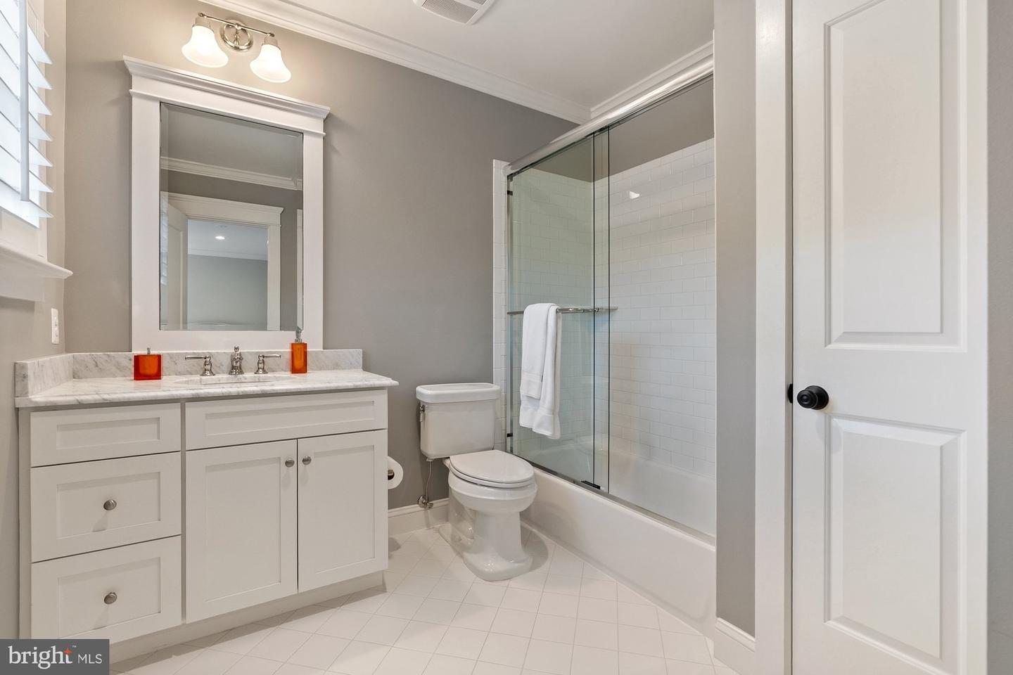 900 PARK ST SE, VIENNA, Virginia 22180, 5 Bedrooms Bedrooms, ,5 BathroomsBathrooms,Residential,For sale,900 PARK ST SE,VAFX2243076 MLS # VAFX2243076