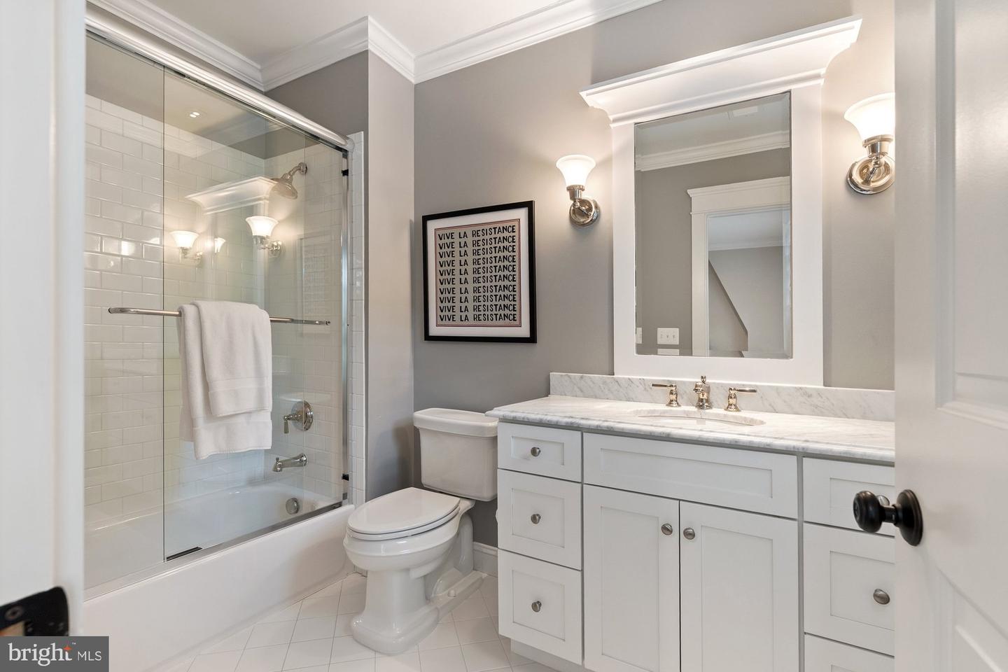 900 PARK ST SE, VIENNA, Virginia 22180, 5 Bedrooms Bedrooms, ,5 BathroomsBathrooms,Residential,For sale,900 PARK ST SE,VAFX2243076 MLS # VAFX2243076