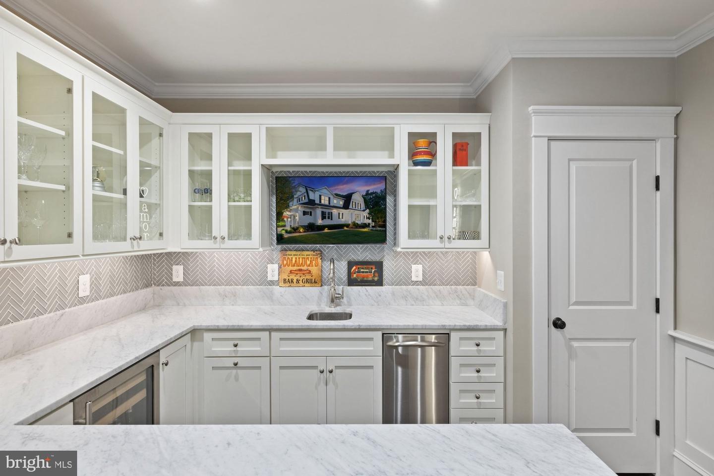 900 PARK ST SE, VIENNA, Virginia 22180, 5 Bedrooms Bedrooms, ,5 BathroomsBathrooms,Residential,For sale,900 PARK ST SE,VAFX2243076 MLS # VAFX2243076