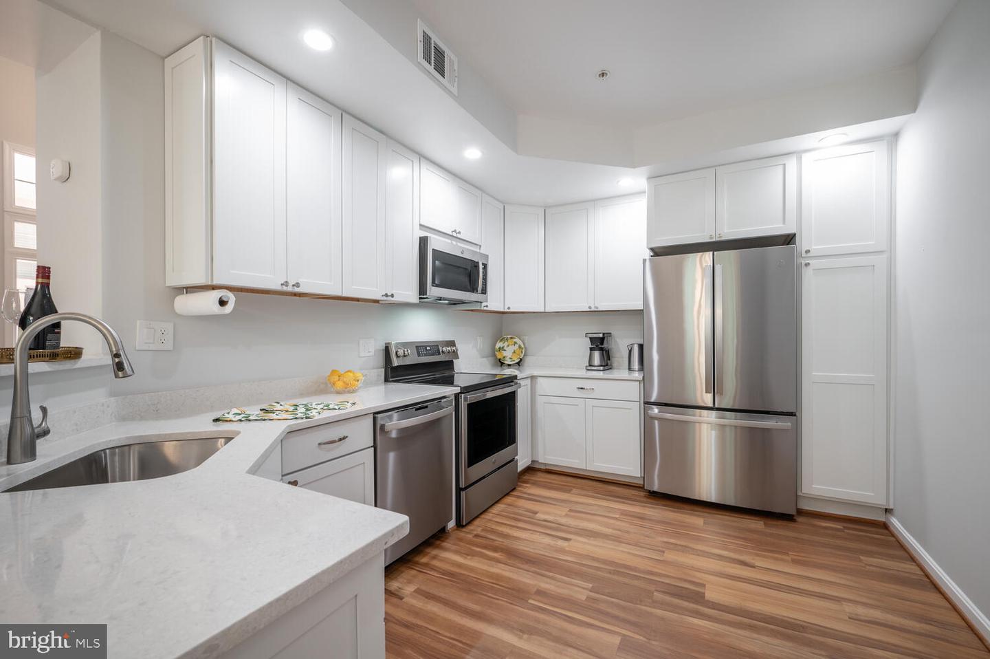 7021 HAYCOCK RD #K, FALLS CHURCH, Virginia 22043, 2 Bedrooms Bedrooms, ,2 BathroomsBathrooms,Residential,For sale,7021 HAYCOCK RD #K,VAFX2243268 MLS # VAFX2243268
