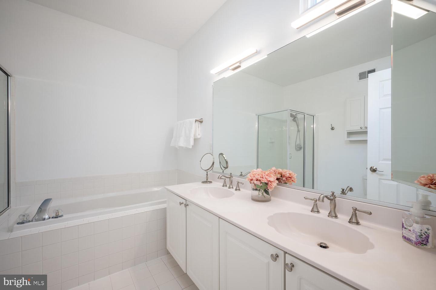 7021 HAYCOCK RD #K, FALLS CHURCH, Virginia 22043, 2 Bedrooms Bedrooms, ,2 BathroomsBathrooms,Residential,For sale,7021 HAYCOCK RD #K,VAFX2243268 MLS # VAFX2243268
