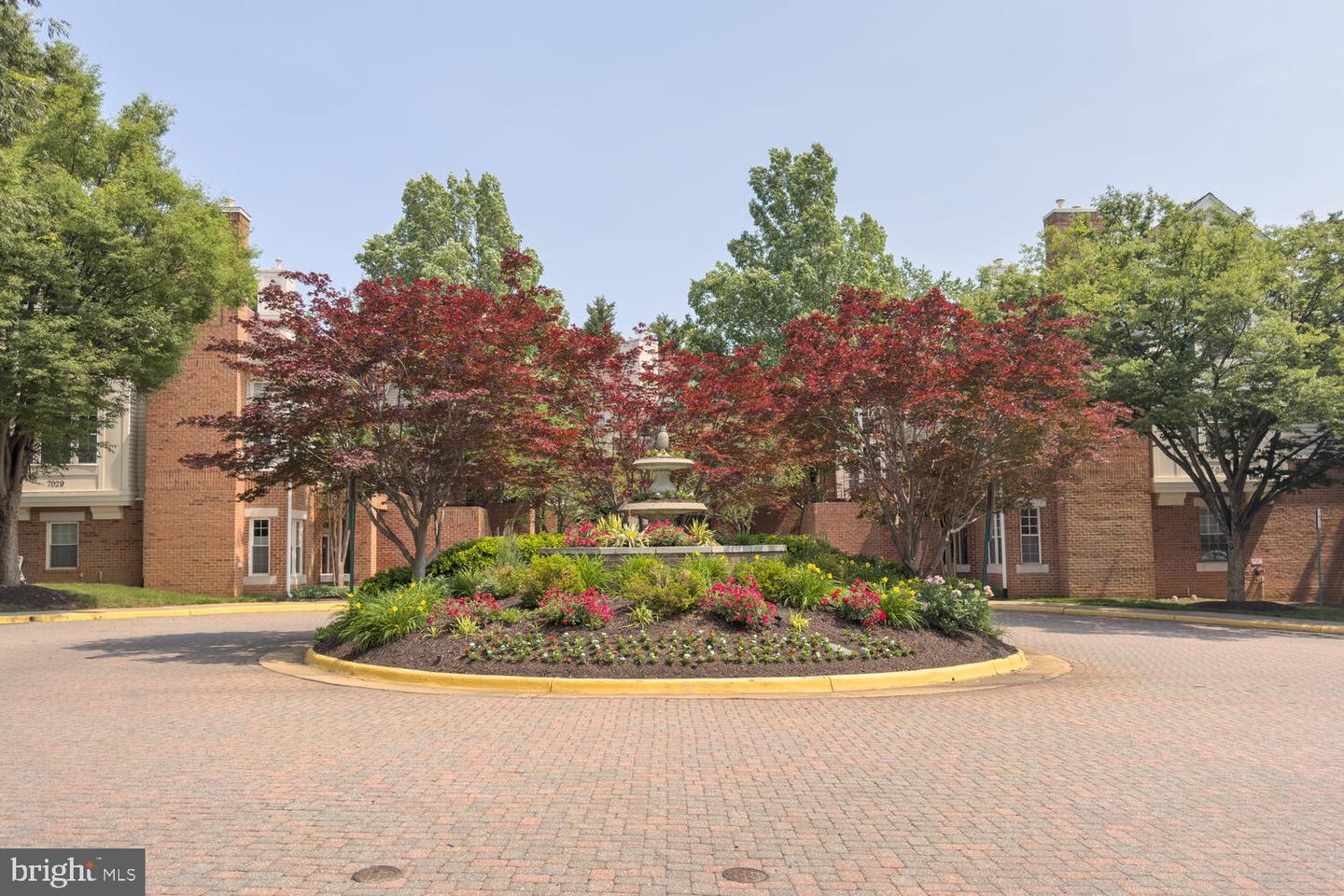 7021 HAYCOCK RD #K, FALLS CHURCH, Virginia 22043, 2 Bedrooms Bedrooms, ,2 BathroomsBathrooms,Residential,For sale,7021 HAYCOCK RD #K,VAFX2243268 MLS # VAFX2243268