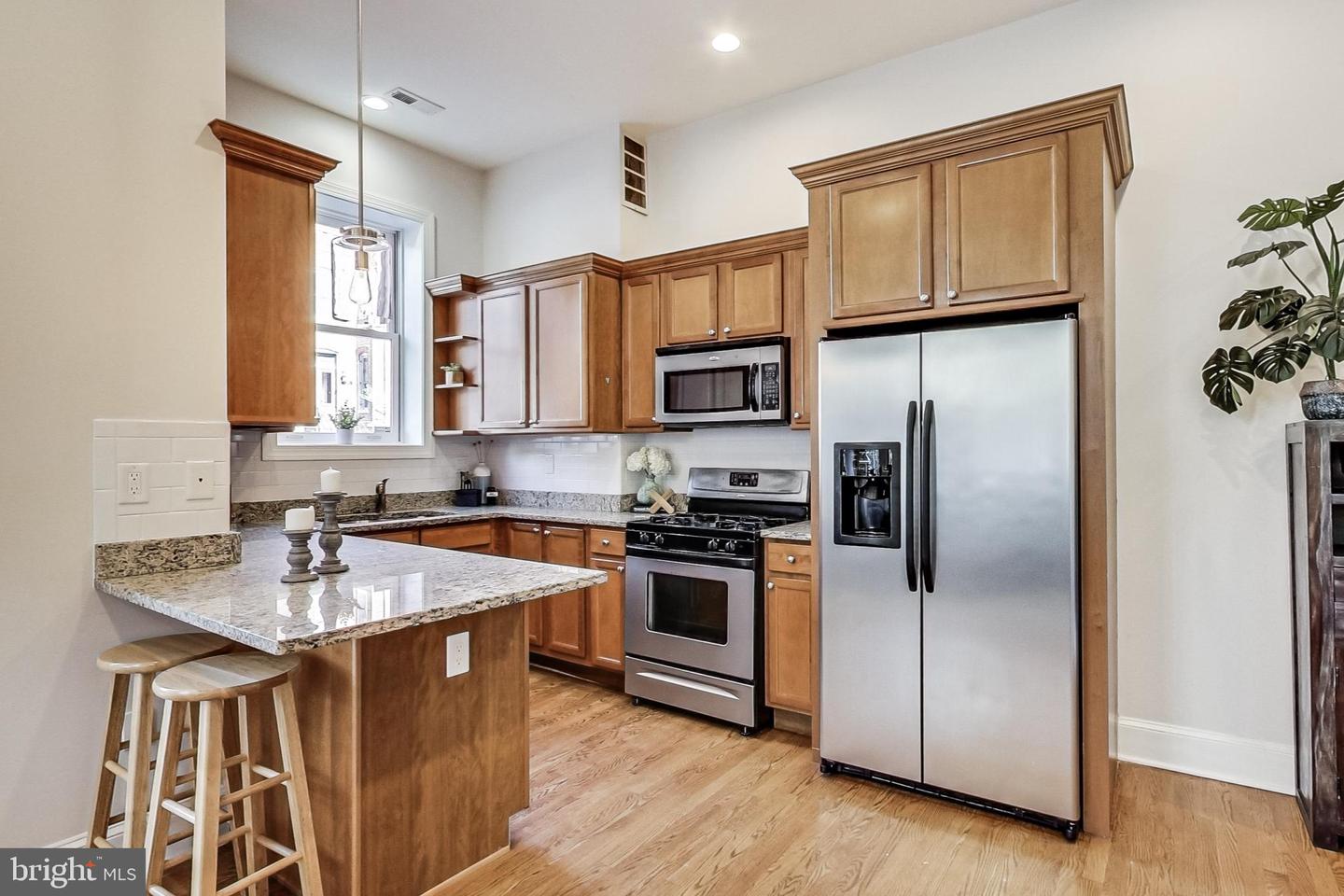 251 8TH ST NE, WASHINGTON, District Of Columbia 20002, 6 Bedrooms Bedrooms, ,6 BathroomsBathrooms,Residential,For sale,251 8TH ST NE,DCDC2202406 MLS # DCDC2202406