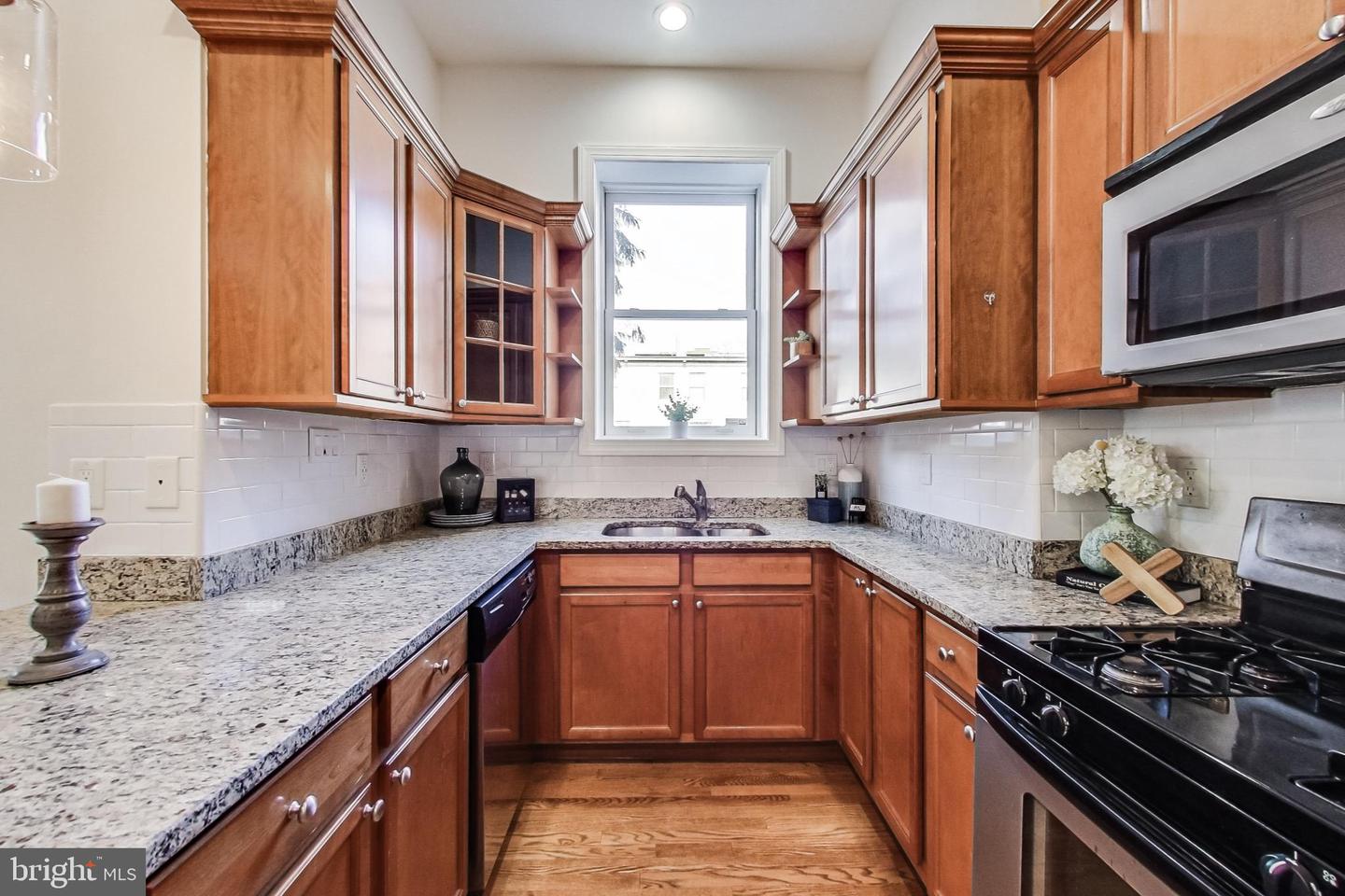251 8TH ST NE, WASHINGTON, District Of Columbia 20002, 6 Bedrooms Bedrooms, ,6 BathroomsBathrooms,Residential,For sale,251 8TH ST NE,DCDC2202406 MLS # DCDC2202406
